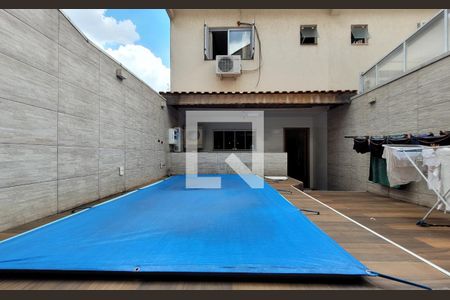 Casa à venda com 190m², 3 quartos e 4 vagasPiscina