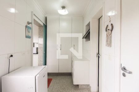 Apartamento à venda com 271m², 3 quartos e 3 vagas Apartamento à venda com 271m², 3 quartos e 3 vagasÁrea de Serviço