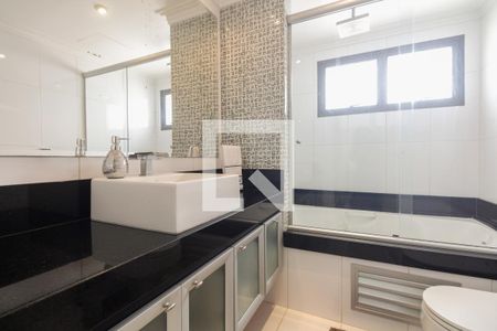 Apartamento à venda com 271m², 3 quartos e 3 vagas Apartamento à venda com 271m², 3 quartos e 3 vagasBanheiro Suíte 1