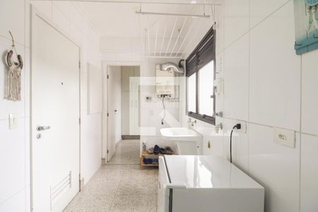 Apartamento à venda com 271m², 3 quartos e 3 vagas Apartamento à venda com 271m², 3 quartos e 3 vagasÁrea de Serviço