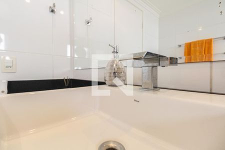 Apartamento à venda com 271m², 3 quartos e 3 vagas Apartamento à venda com 271m², 3 quartos e 3 vagasBanheiro Suíte 1