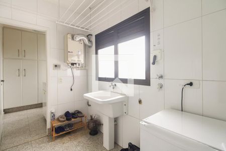 Apartamento à venda com 271m², 3 quartos e 3 vagas Apartamento à venda com 271m², 3 quartos e 3 vagasÁrea de Serviço