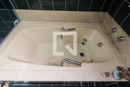 Apartamento à venda com 271m², 3 quartos e 3 vagas Apartamento à venda com 271m², 3 quartos e 3 vagasBanheiro Suíte 2 - Cobertura