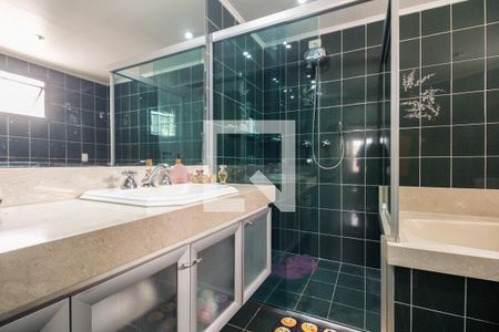 Apartamento à venda com 271m², 3 quartos e 3 vagas Apartamento à venda com 271m², 3 quartos e 3 vagasBanheiro Suíte 2 - Cobertura