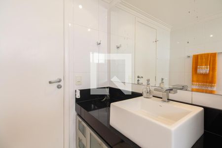 Apartamento à venda com 271m², 3 quartos e 3 vagas Apartamento à venda com 271m², 3 quartos e 3 vagasBanheiro Suíte 1
