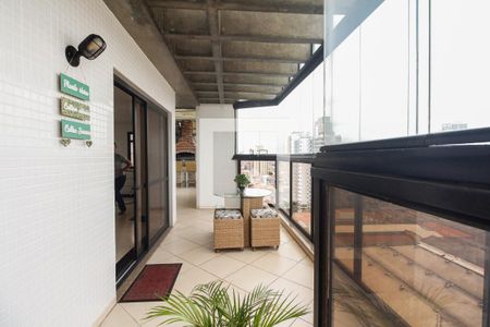 Apartamento à venda com 271m², 3 quartos e 3 vagas Apartamento à venda com 271m², 3 quartos e 3 vagasVaranda Cobertura