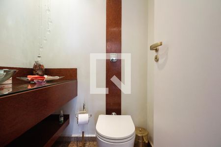 Apartamento à venda com 271m², 3 quartos e 3 vagas Apartamento à venda com 271m², 3 quartos e 3 vagasLavabo