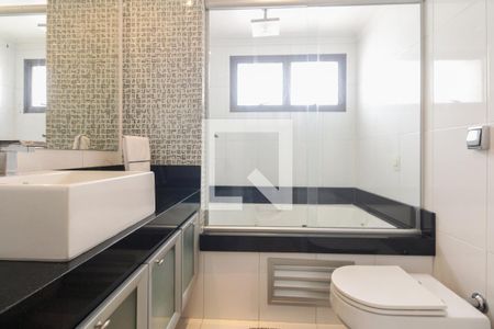 Apartamento à venda com 271m², 3 quartos e 3 vagas Apartamento à venda com 271m², 3 quartos e 3 vagasBanheiro Suíte 1