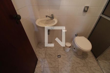 Casa à venda com 235m², 3 quartos e 6 vagasÁrea de Serviço - Banheiro