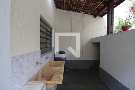 Casa à venda com 235m², 3 quartos e 6 vagasÁrea de Serviço