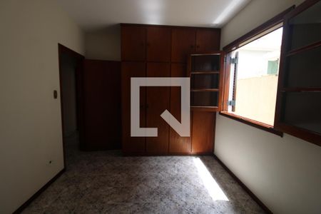 Casa à venda com 235m², 3 quartos e 6 vagasQuarto 2