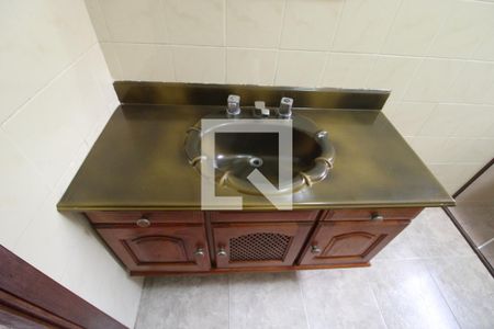 Casa à venda com 235m², 3 quartos e 6 vagasBanheiro 1