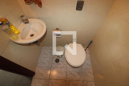 Casa à venda com 235m², 3 quartos e 6 vagasLavabo 2