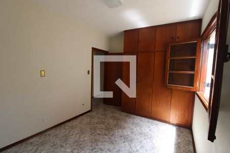 Casa à venda com 235m², 3 quartos e 6 vagasQuarto 2
