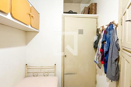 Apartamento à venda com 400m², 4 quartos e 2 vagas Apartamento à venda com 400m², 4 quartos e 2 vagasQuarto de Serviço 02
