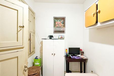 Apartamento à venda com 400m², 4 quartos e 2 vagas Apartamento à venda com 400m², 4 quartos e 2 vagasQuarto de Serviço 02