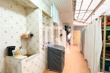 Apartamento à venda com 400m², 4 quartos e 2 vagas Apartamento à venda com 400m², 4 quartos e 2 vagasÁrea de Serviço