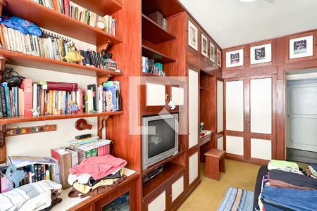 Apartamento à venda com 400m², 4 quartos e 2 vagas Apartamento à venda com 400m², 4 quartos e 2 vagasQuarto 02