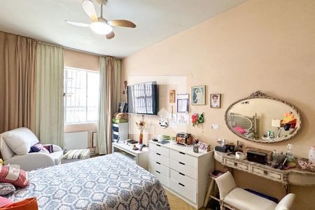 Apartamento à venda com 400m², 4 quartos e 2 vagas Apartamento à venda com 400m², 4 quartos e 2 vagasQuarto 01