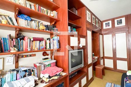 Apartamento à venda com 400m², 4 quartos e 2 vagas Apartamento à venda com 400m², 4 quartos e 2 vagasQuarto 02