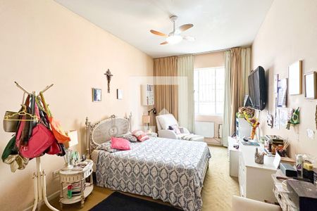 Apartamento à venda com 400m², 4 quartos e 2 vagas Apartamento à venda com 400m², 4 quartos e 2 vagasQuarto 01