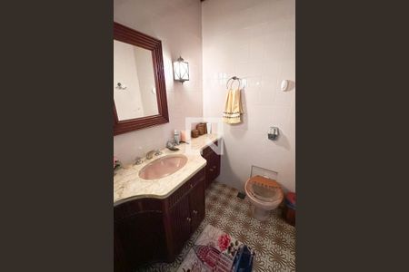Apartamento à venda com 400m², 4 quartos e 2 vagas Apartamento à venda com 400m², 4 quartos e 2 vagasBanheiro 02
