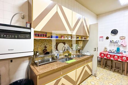 Apartamento à venda com 400m², 4 quartos e 2 vagas Apartamento à venda com 400m², 4 quartos e 2 vagasCozinha