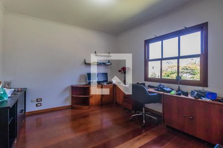 Casa de condomínio à venda com 640m², 4 quartos e 3 vagas Casa de condomínio à venda com 640m², 4 quartos e 3 vagasSuíte 3