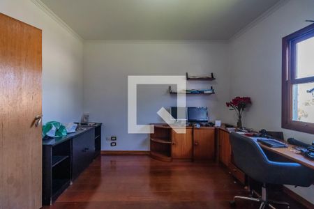 Casa de condomínio à venda com 640m², 4 quartos e 3 vagas Casa de condomínio à venda com 640m², 4 quartos e 3 vagasSuíte 3