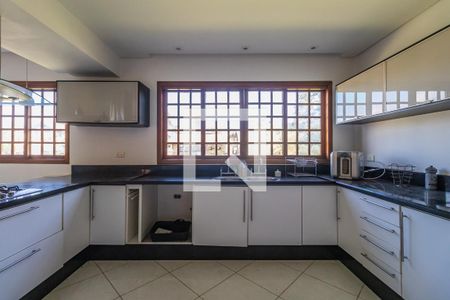 Casa de condomínio à venda com 640m², 4 quartos e 3 vagas Casa de condomínio à venda com 640m², 4 quartos e 3 vagasCozinha