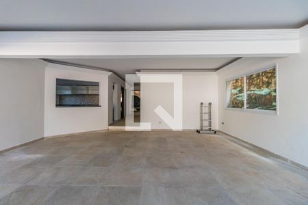 Casa de condomínio à venda com 640m², 4 quartos e 3 vagas Casa de condomínio à venda com 640m², 4 quartos e 3 vagasÁrea Social