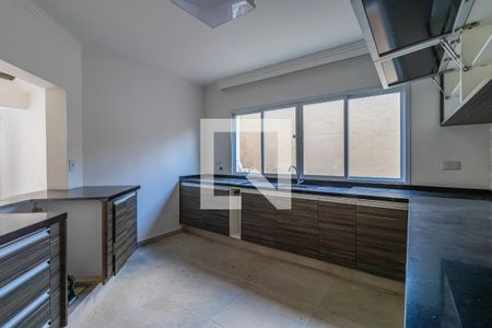 Casa de condomínio à venda com 640m², 4 quartos e 3 vagas Casa de condomínio à venda com 640m², 4 quartos e 3 vagasÁrea Social