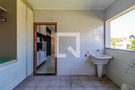 Casa de condomínio à venda com 640m², 4 quartos e 3 vagas Casa de condomínio à venda com 640m², 4 quartos e 3 vagasÁrea de Serviço