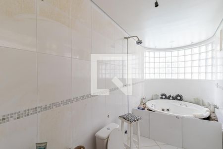 Casa à venda com 300m², 3 quartos e 2 vagas Casa à venda com 300m², 3 quartos e 2 vagasBanheiro da Suíte 2