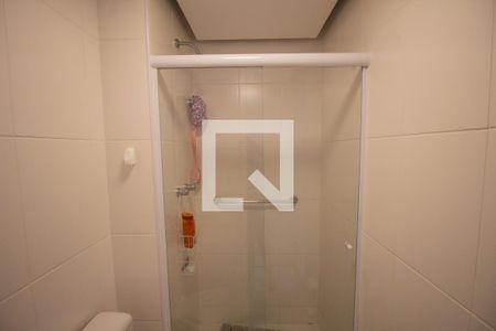 Apartamento à venda com 83m², 2 quartos e 1 vaga Apartamento à venda com 83m², 2 quartos e 1 vagaBanheiro da Suíte