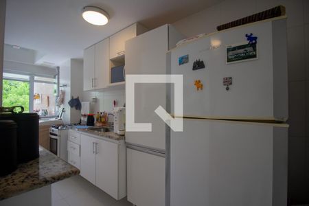 Apartamento à venda com 83m², 2 quartos e 1 vaga Apartamento à venda com 83m², 2 quartos e 1 vagaCozinha e Área de Serviço