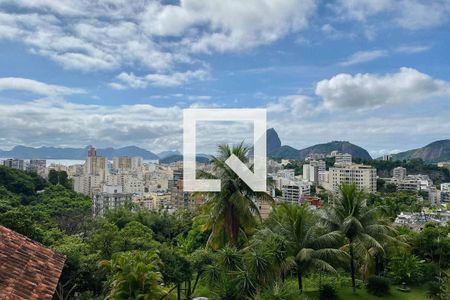 Casa à venda com 471m², 5 quartos e 2 vagasVista