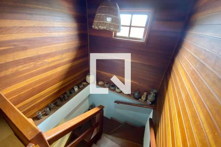 Casa à venda com 471m², 5 quartos e 2 vagasEscada