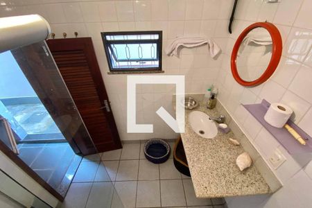 Casa à venda com 471m², 5 quartos e 2 vagasBanheiro 3