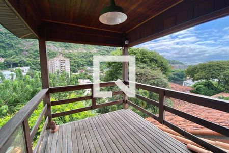 Casa à venda com 471m², 5 quartos e 2 vagasSacada