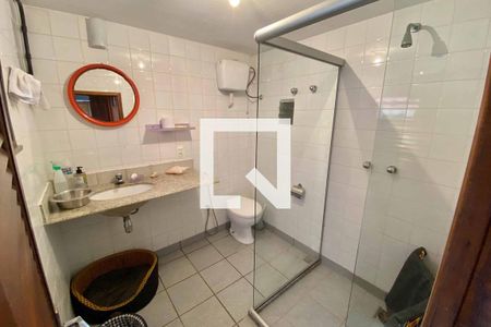 Casa à venda com 471m², 5 quartos e 2 vagasBanheiro 3