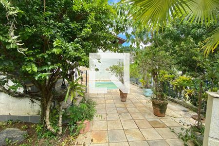 Casa à venda com 471m², 5 quartos e 2 vagasPiscina