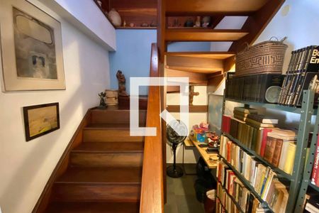 Casa à venda com 471m², 5 quartos e 2 vagasSala