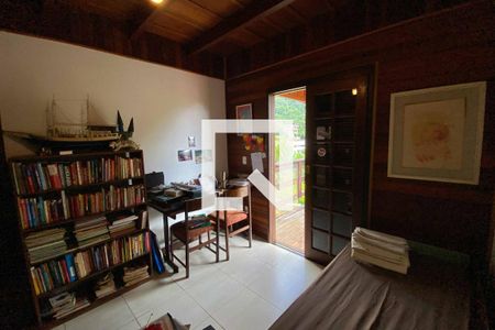 Casa à venda com 471m², 5 quartos e 2 vagasQuarto 3