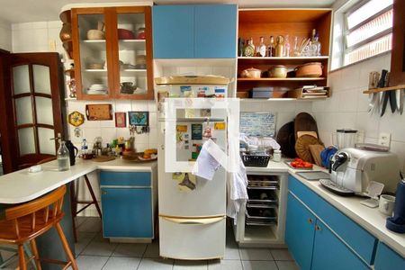 Casa à venda com 471m², 5 quartos e 2 vagasCozinha