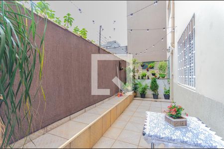 Apartamento à venda com 95m², 3 quartos e 1 vaga Apartamento à venda com 95m², 3 quartos e 1 vagaJardim e Quintal