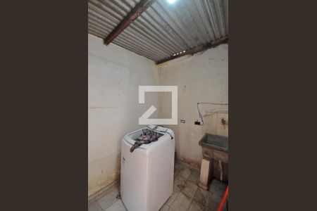 Casa à venda com 180m², 5 quartos e 3 vagasArea de serviço 2