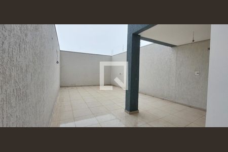 Casa à venda com 250m², 4 quartos e 4 vagas Casa à venda com 250m², 4 quartos e 4 vagasQuintal