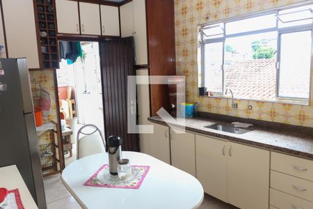 Casa à venda com 154m², 5 quartos e 2 vagasCozinha