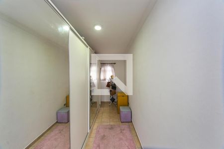Casa à venda com 280m², 5 quartos e 4 vagasCloset Suíte 2